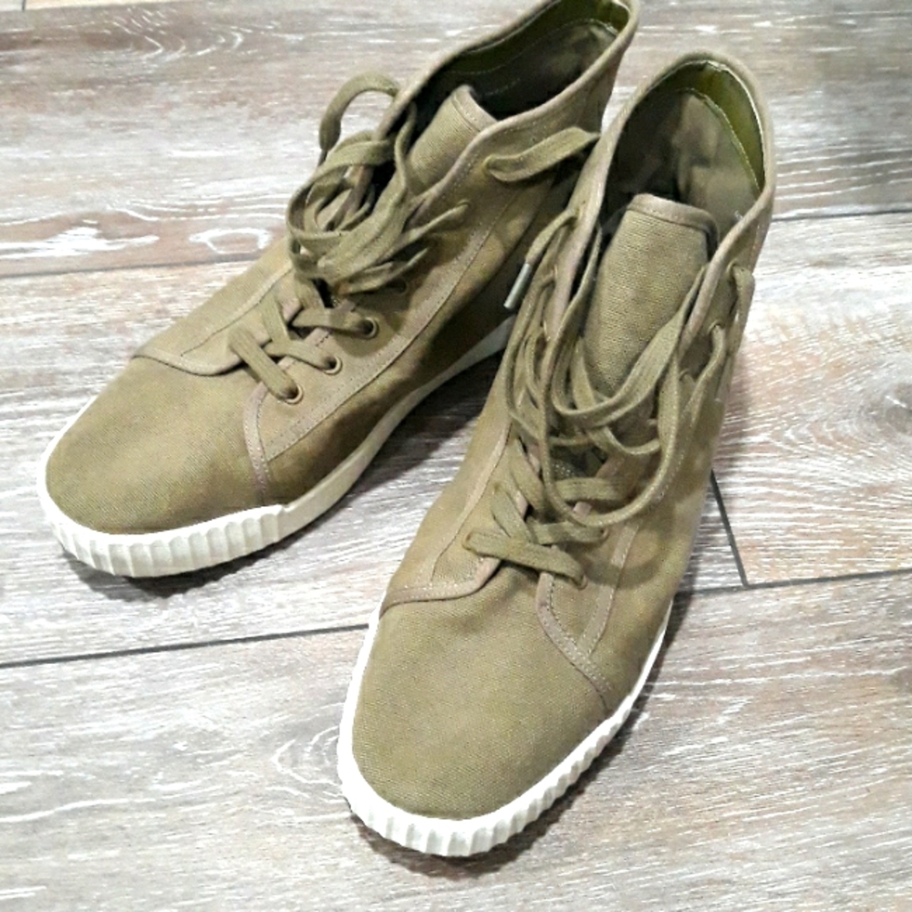 Vince womens army green canvas high top sneakers. Size 8.5